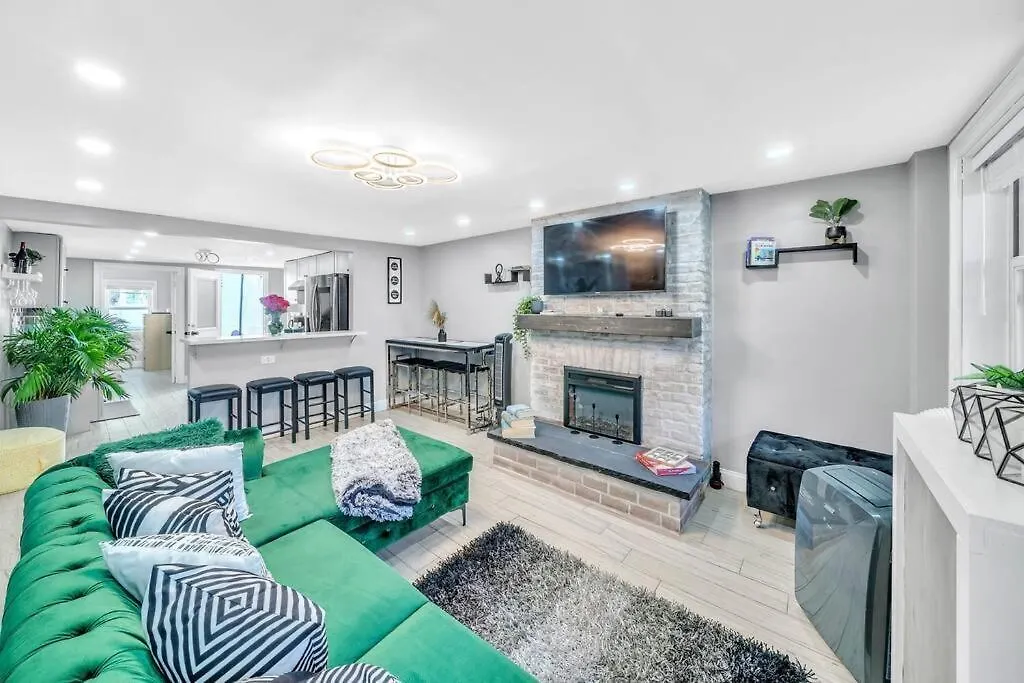 Apartamento 3 Bedroom Duplex W Large Backyard Nova Iorque